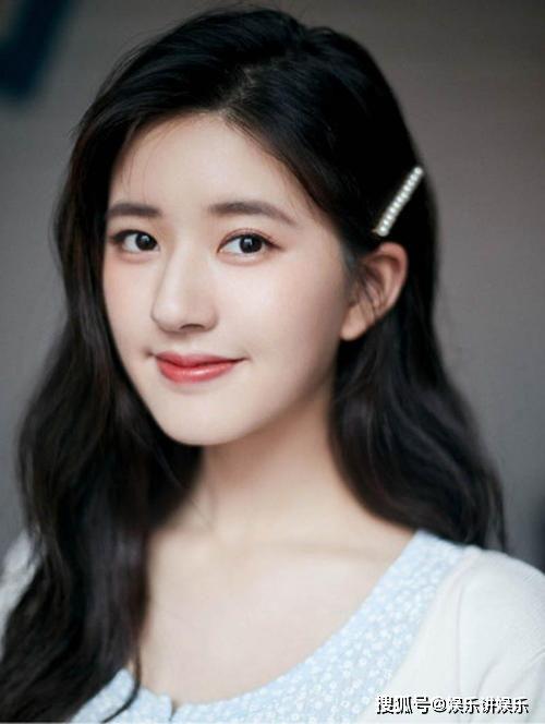 娱乐吃瓜女艺人被拉黑了,吃瓜女艺人被神秘拉黑,背后真相引人猜测” 第1张 娱乐吃瓜女艺人被拉黑了,吃瓜女艺人被神秘拉黑,背后真相引人猜测” 第1张